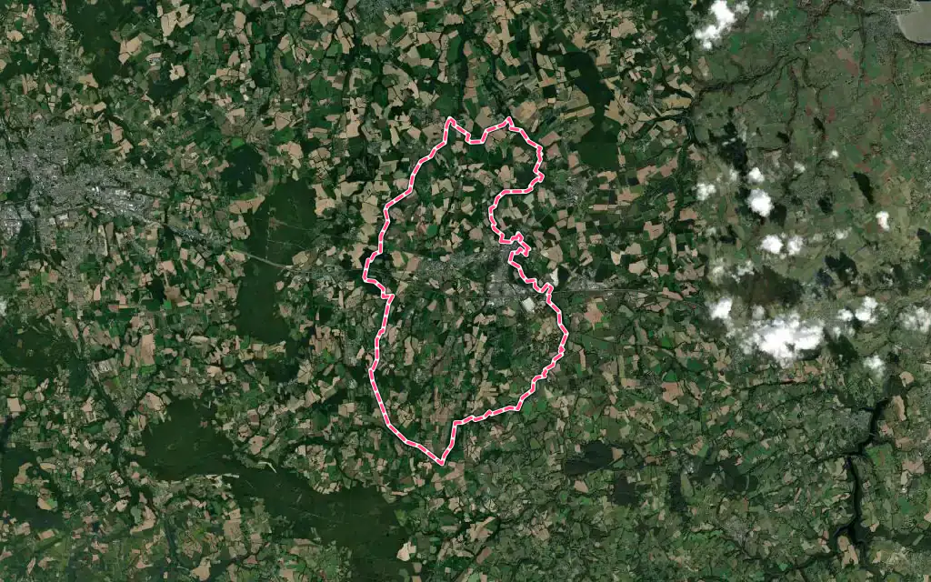 Vue satellite de Châtelaudren-Plouagat avec ses contours administratifs