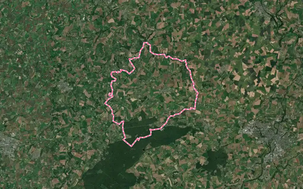 Vue satellite de Châtillon-sur-Colmont avec ses contours administratifs