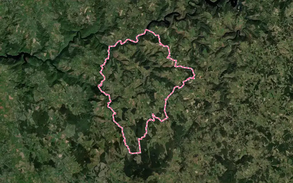 Vue satellite de Chaudes-Aigues avec ses contours administratifs