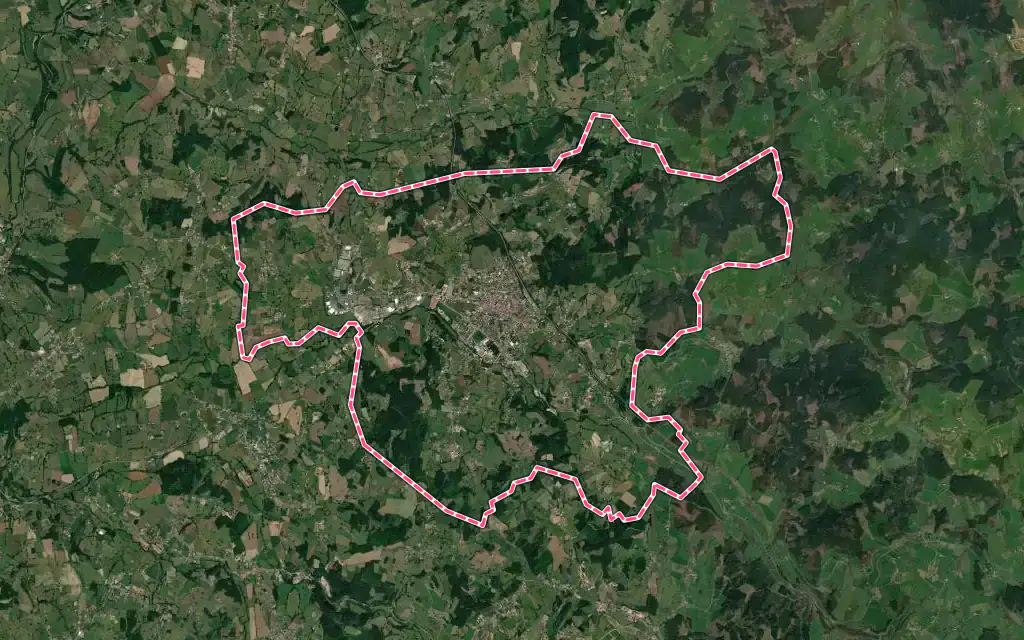 Vue satellite de Chauffailles avec ses contours administratifs