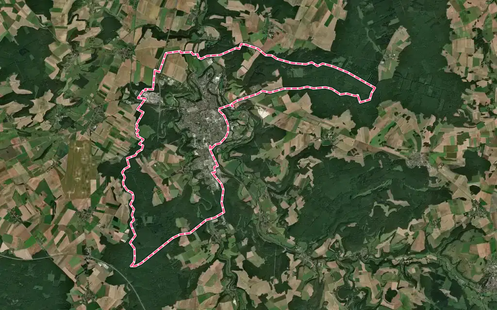 Vue satellite de Chaumont avec ses contours administratifs