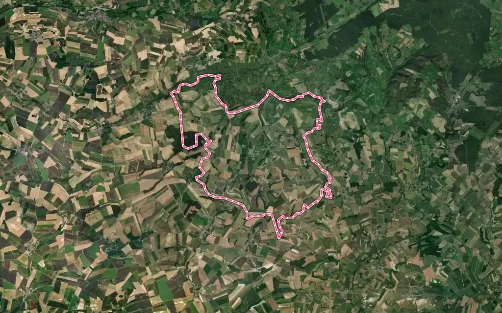 Vue satellite de Chaumont-Porcien avec ses contours administratifs