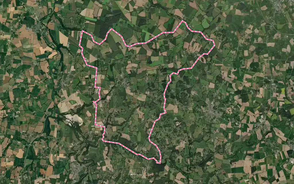 Vue satellite de Chauvigné avec ses contours administratifs
