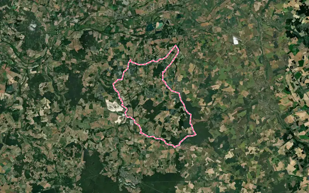 Vue satellite de Chenu avec ses contours administratifs