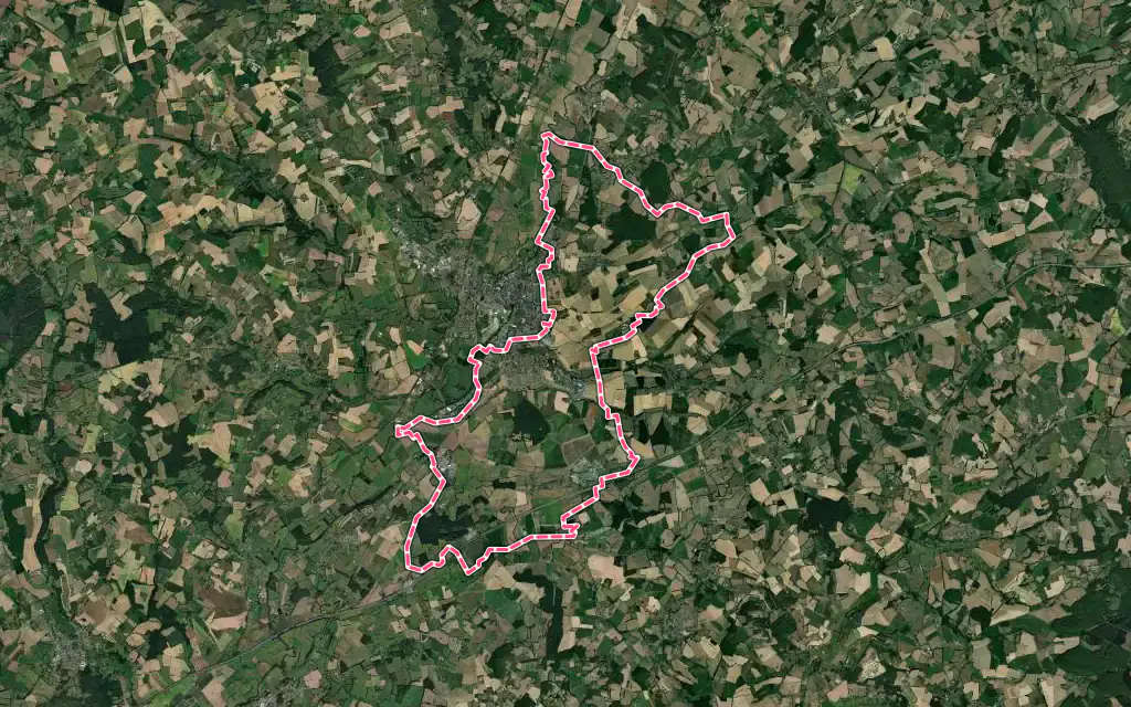 Vue satellite de Cherré-Au avec ses contours administratifs
