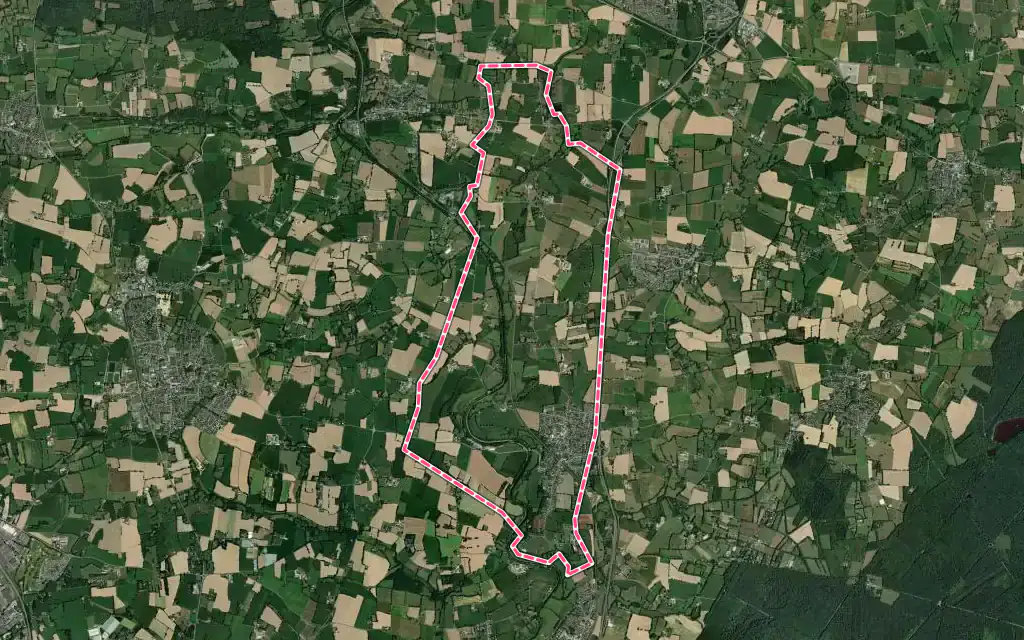 Vue satellite de Chevaigné avec ses contours administratifs
