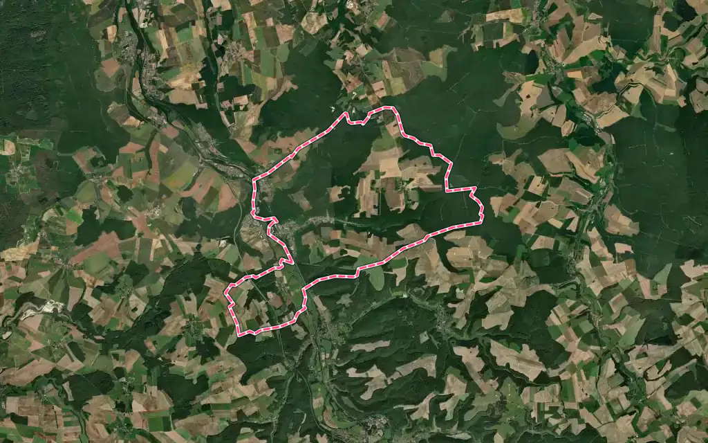 Vue satellite de Chevillon avec ses contours administratifs