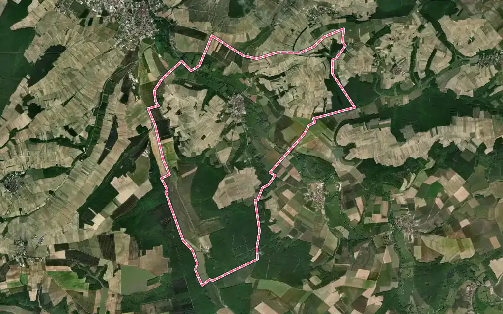 Vue satellite de Chichée avec ses contours administratifs