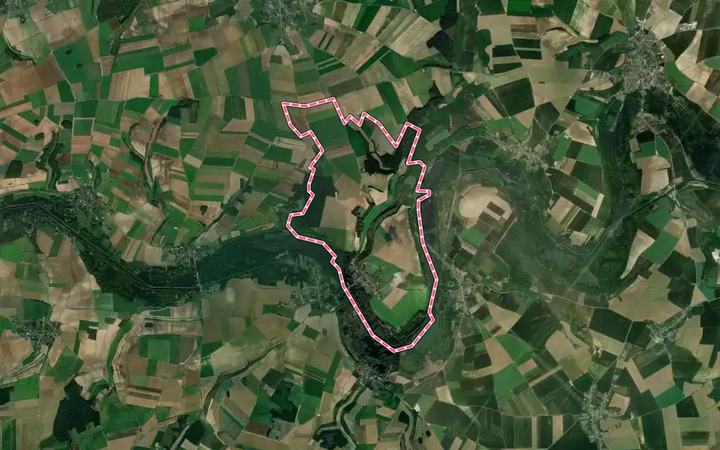 Vue satellite de Chipilly avec ses contours administratifs