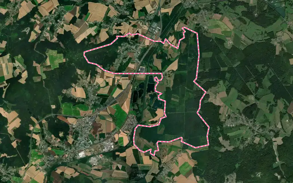Vue satellite de Chiry-Ourscamp avec ses contours administratifs