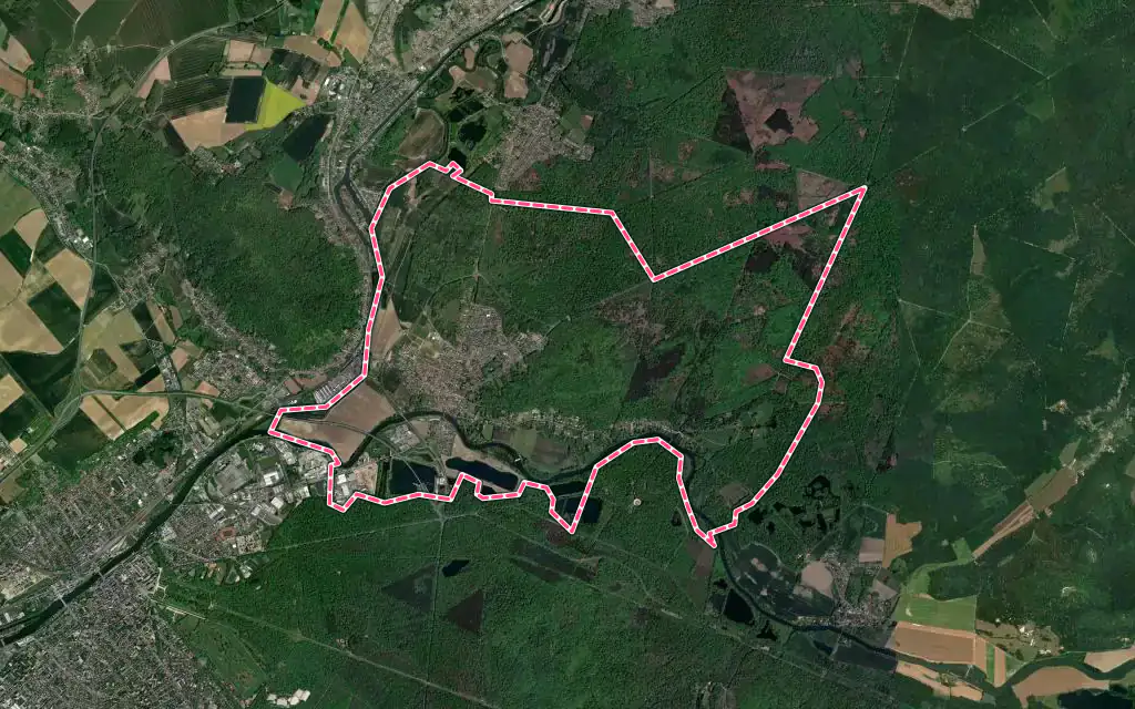 Vue satellite de Choisy-au-Bac avec ses contours administratifs