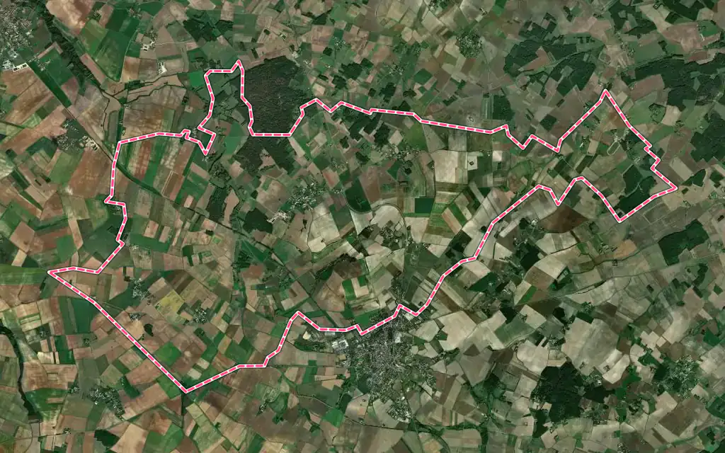 Vue satellite de Chouppes avec ses contours administratifs