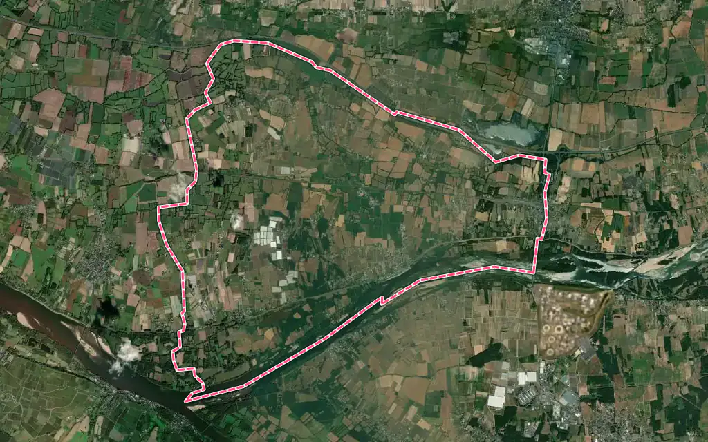 Vue satellite de Chouzé-sur-Loire avec ses contours administratifs