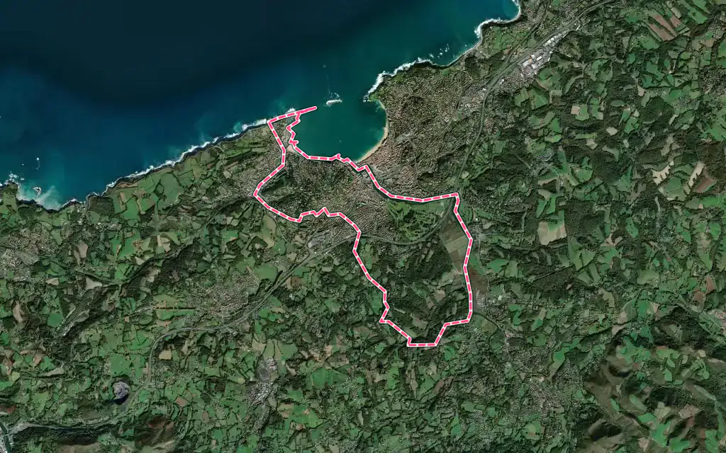 Vue satellite de Ciboure avec ses contours administratifs