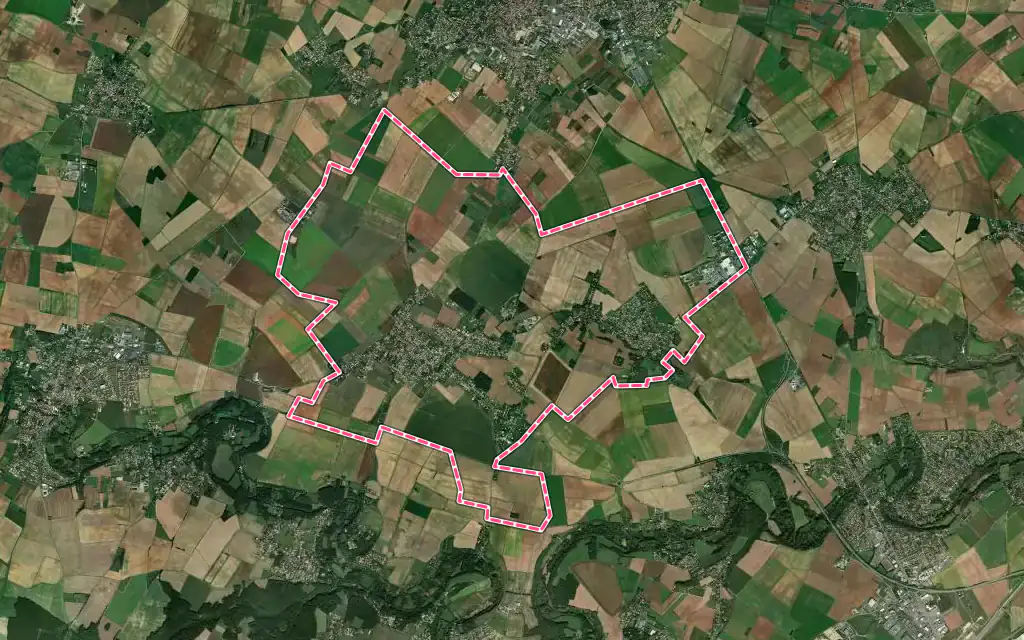Vue satellite de Cissé avec ses contours administratifs