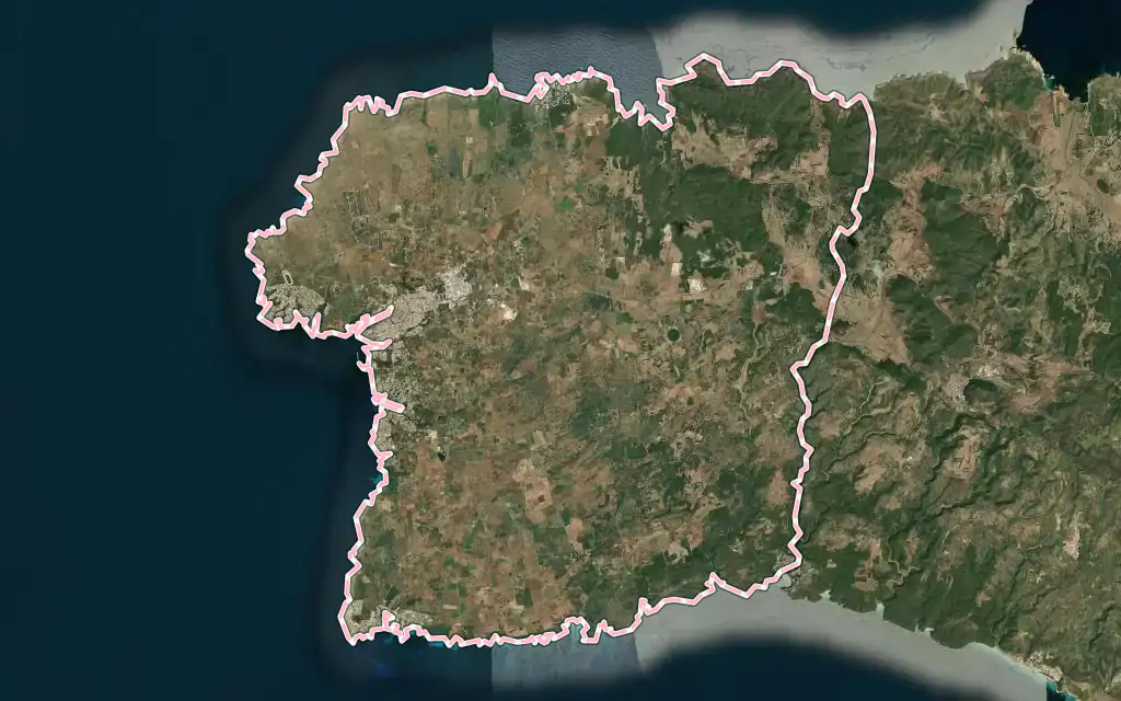 Vista satélite de Ciutadella con su contorno administrativo