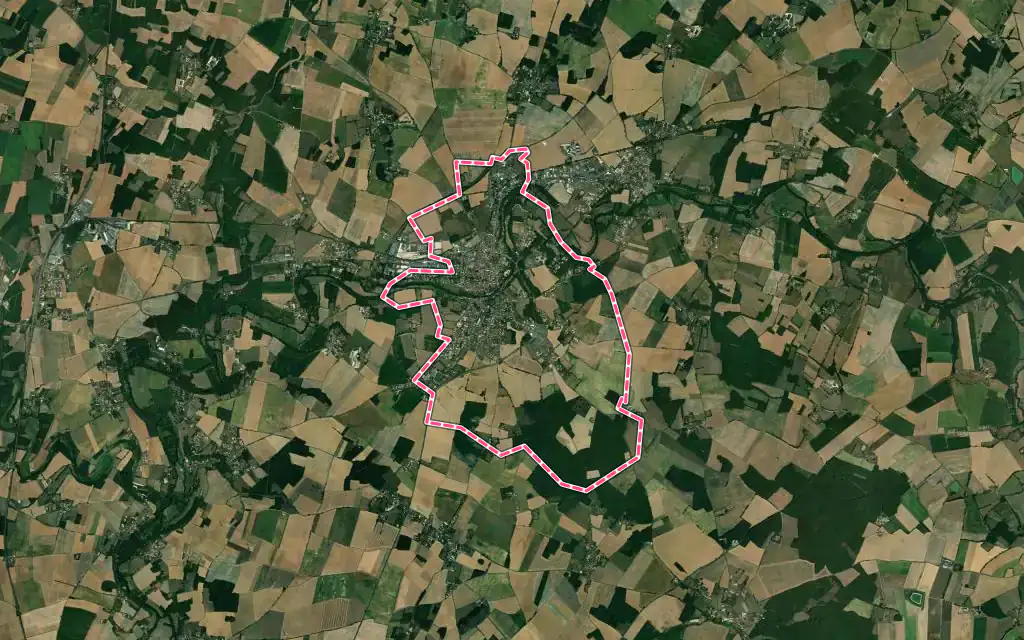Vue satellite de Civray avec ses contours administratifs