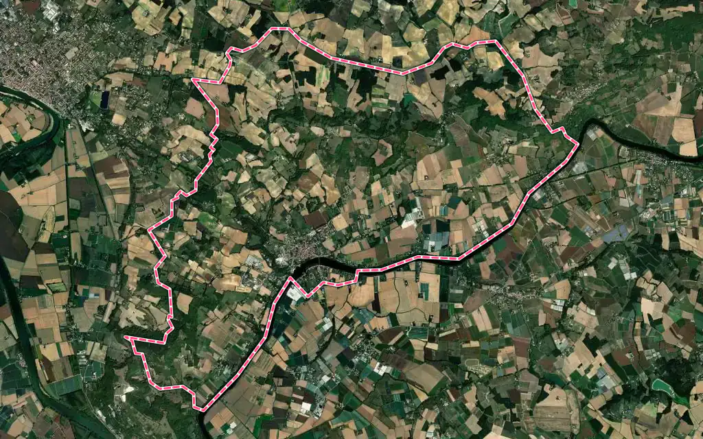 Vue satellite de Clairac avec ses contours administratifs