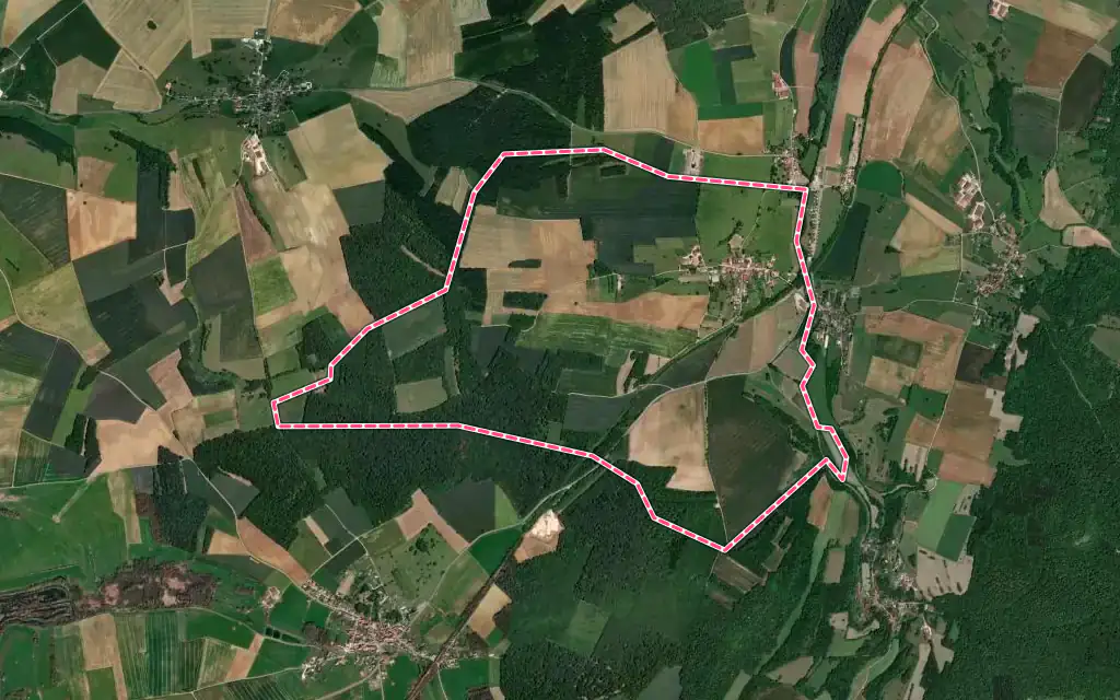 Vue satellite de Clans avec ses contours administratifs