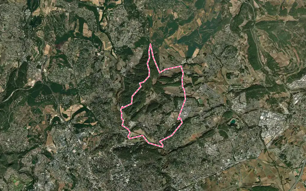 Vue satellite de Clapiers avec ses contours administratifs