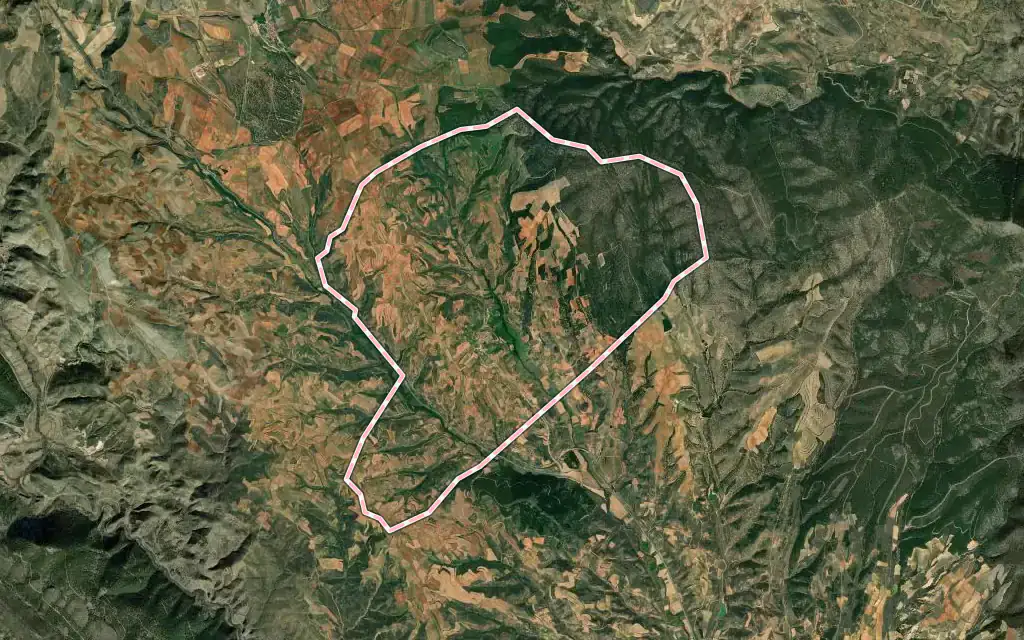 Vista satélite de Clarés de Ribota con su contorno administrativo