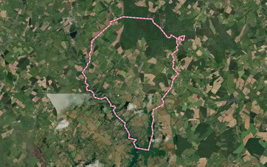 Vue satellite de Clavé avec ses contours administratifs