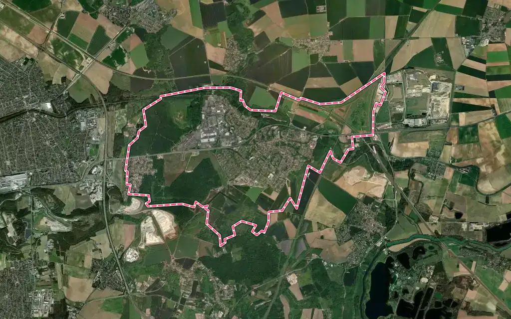 Vue satellite de Claye-Souilly avec ses contours administratifs