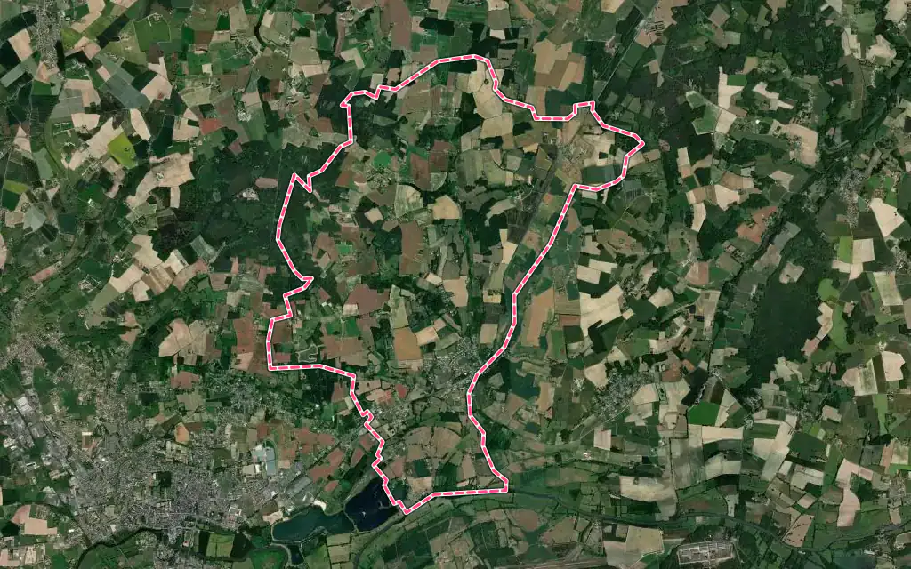 Vue satellite de Clermont-Créans avec ses contours administratifs