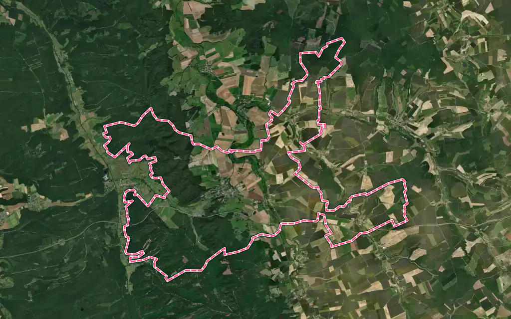 Vue satellite de Clermont-en-Argonne avec ses contours administratifs