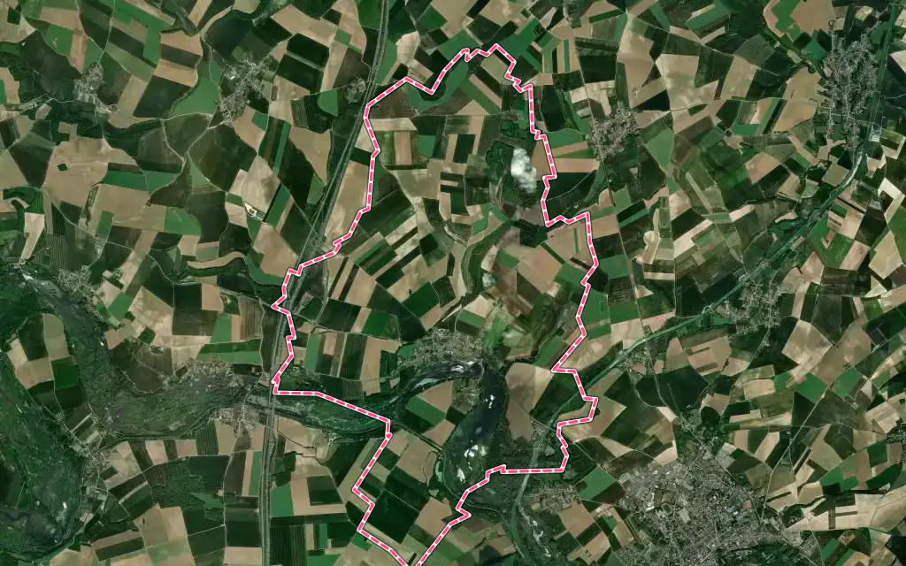 Vue satellite de Cléry-sur-Somme avec ses contours administratifs