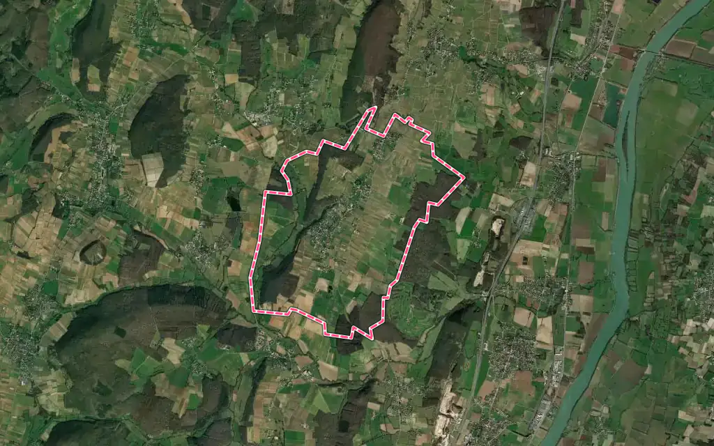 Vue satellite de Clessé avec ses contours administratifs