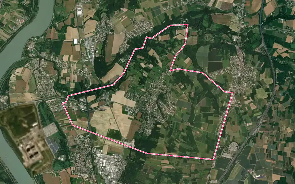 Vue satellite de Clonas-sur-Varèze avec ses contours administratifs