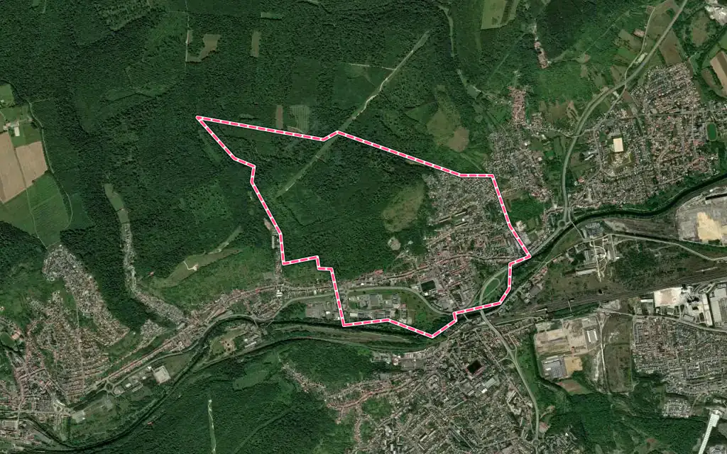 Vue satellite de Clouange avec ses contours administratifs