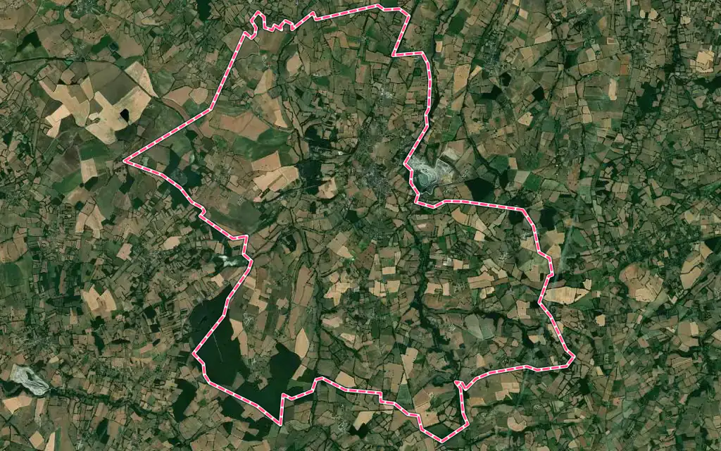 Vue satellite de Cluis avec ses contours administratifs
