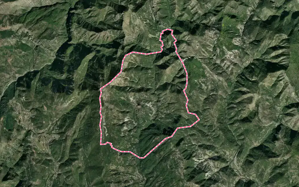 Vue satellite de Coaraze avec ses contours administratifs