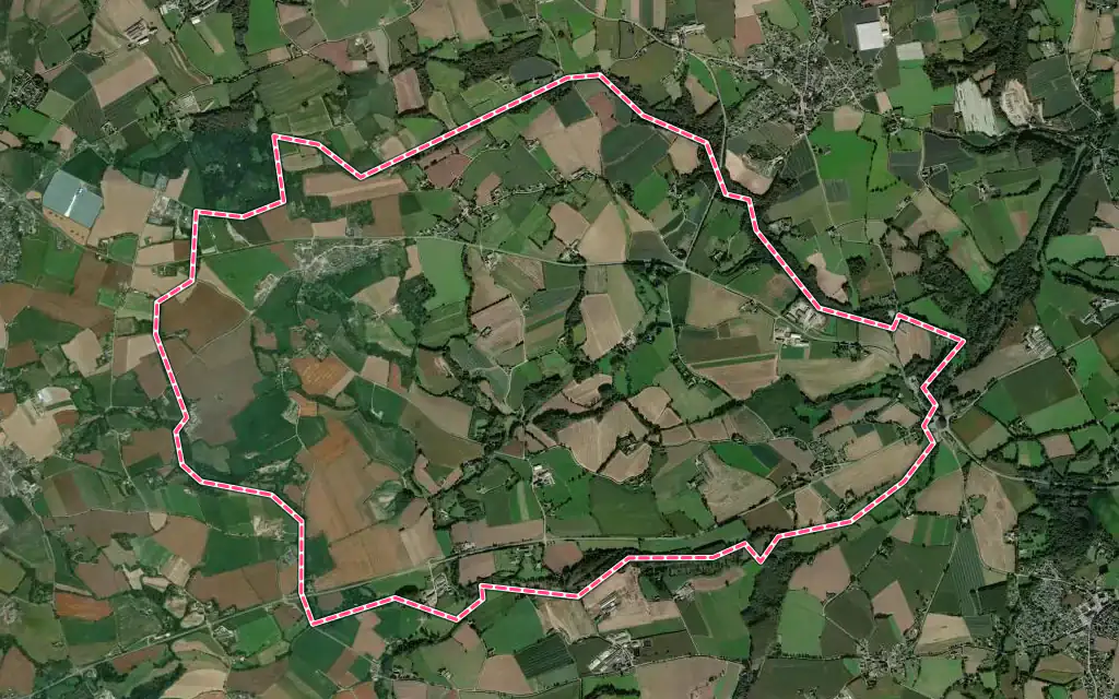 Vue satellite de Coatréven avec ses contours administratifs