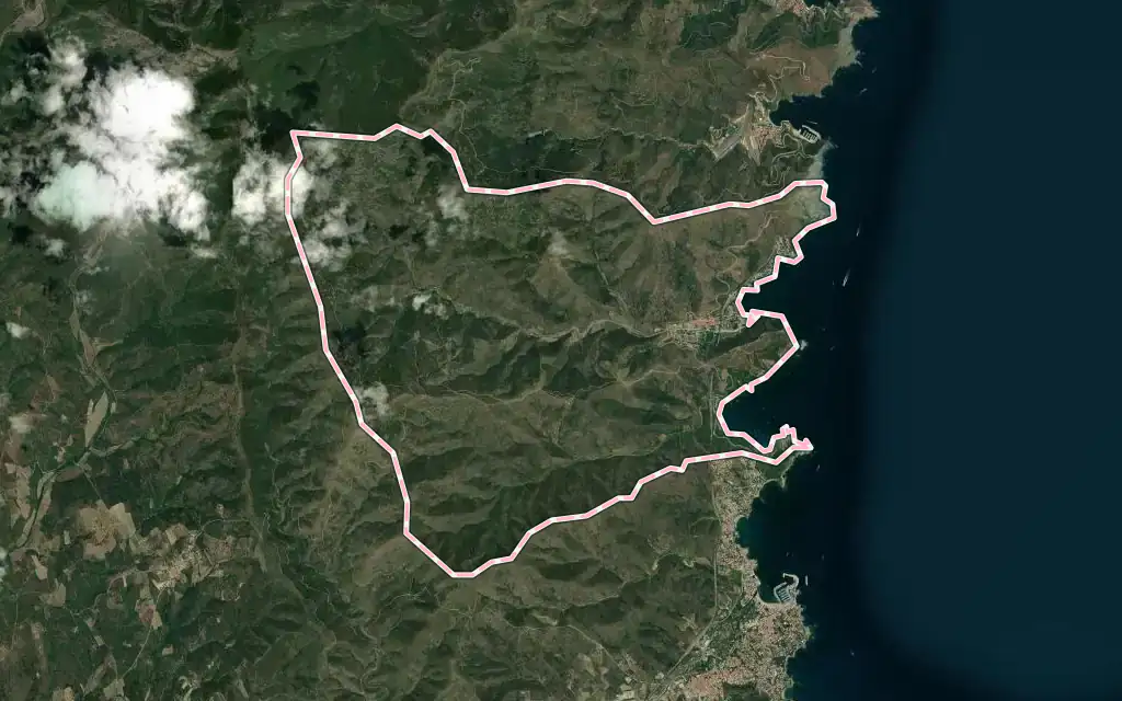 Vista satélite de Colera con su contorno administrativo