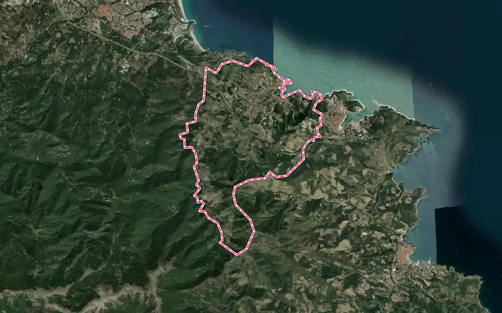 Vue satellite de Collioure avec ses contours administratifs