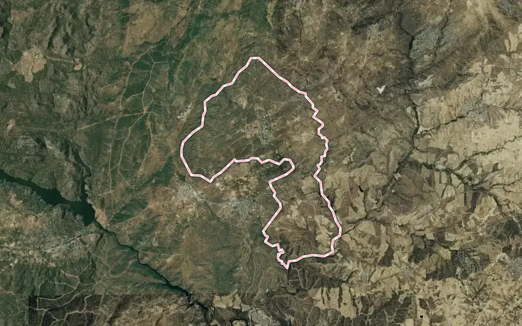 Vista satélite de Colmenar del Arroyo con su contorno administrativo