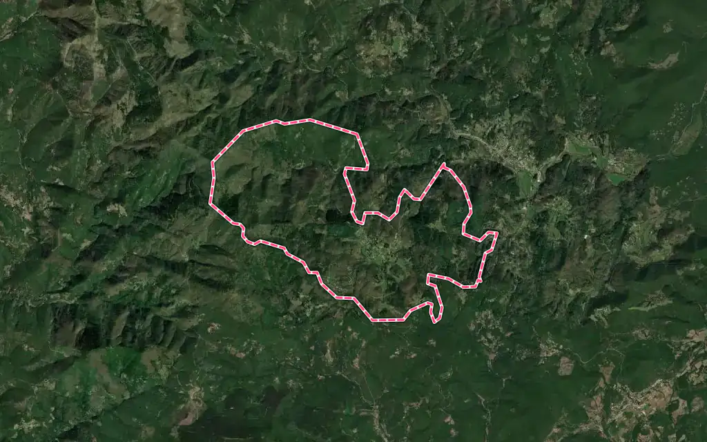 Vue satellite de Colognac avec ses contours administratifs