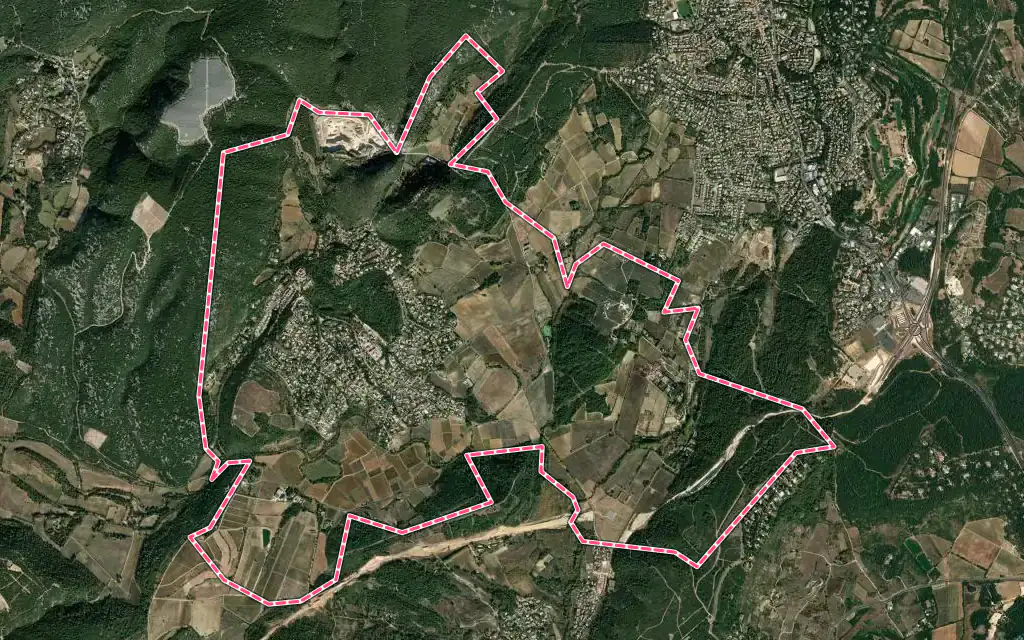 Vue satellite de Combaillaux avec ses contours administratifs
