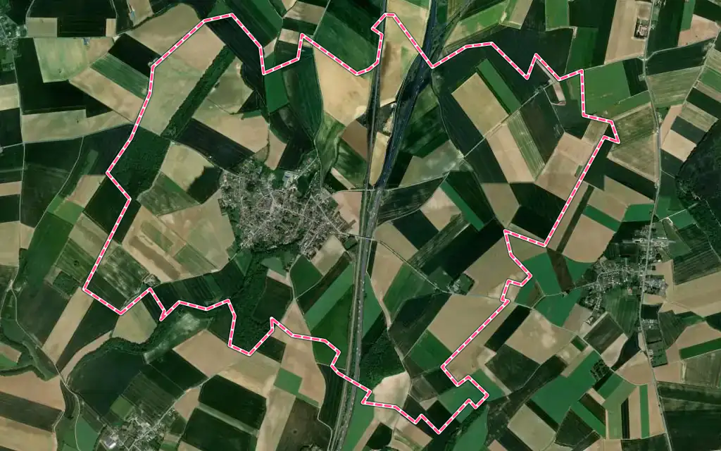 Vue satellite de Combles avec ses contours administratifs