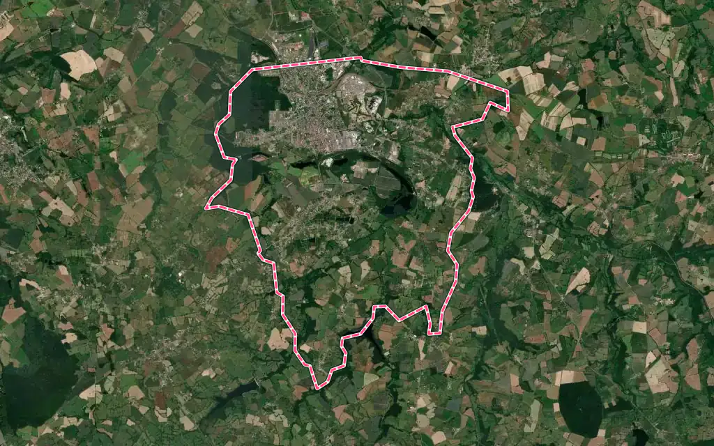 Vue satellite de Commentry avec ses contours administratifs