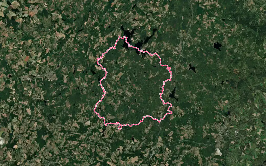 Vue satellite de Compreignac avec ses contours administratifs