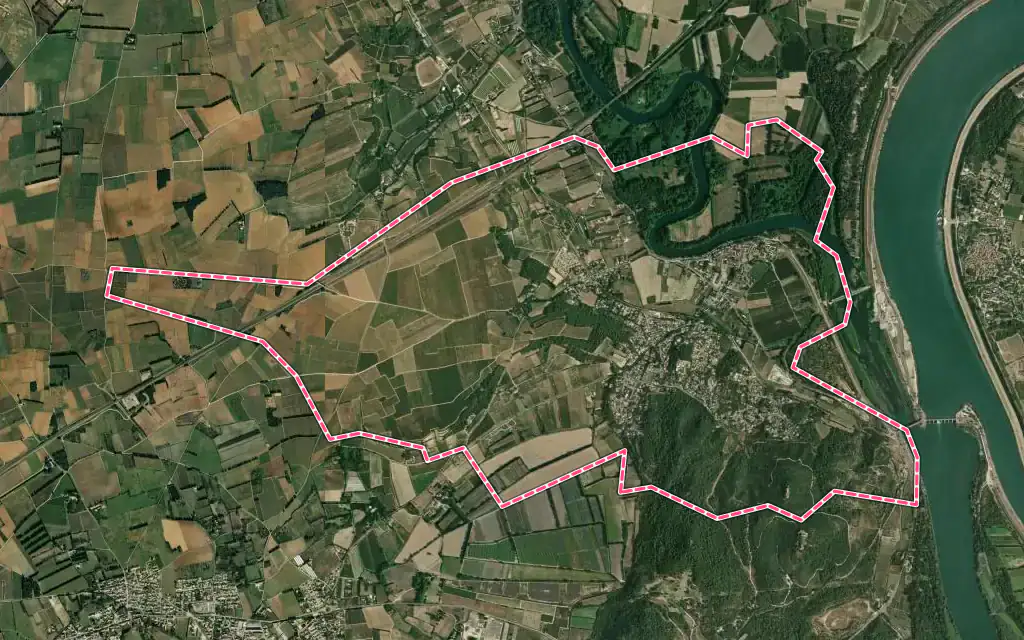 Vue satellite de Comps avec ses contours administratifs
