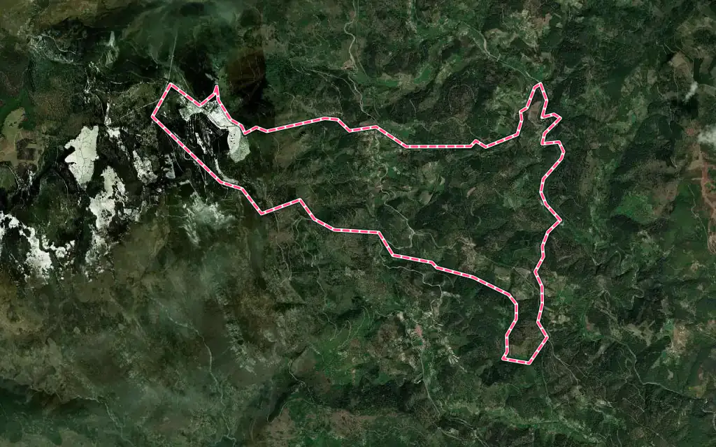 Vue satellite de Concoules avec ses contours administratifs