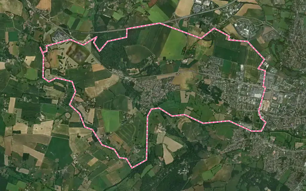 Vue satellite de Condé-sur-Sarthe avec ses contours administratifs