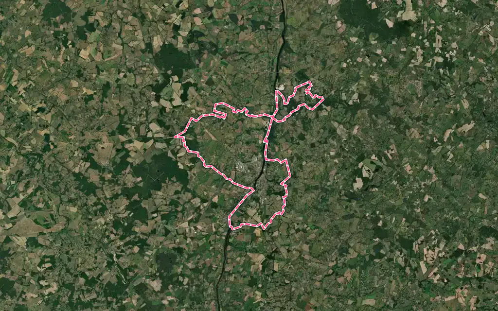 Vue satellite de Confolens avec ses contours administratifs