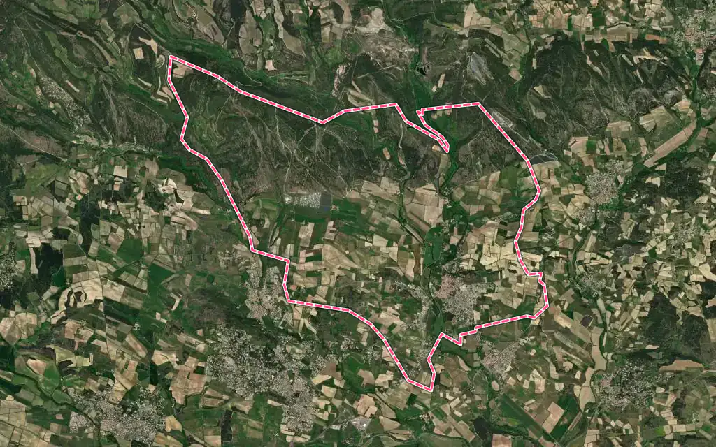 Vue satellite de Conques-sur-Orbiel avec ses contours administratifs