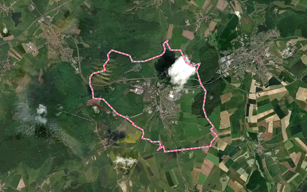 Vue satellite de Contrexéville avec ses contours administratifs